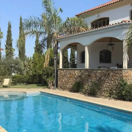 Aέναη * Pyrga (Larnaca)