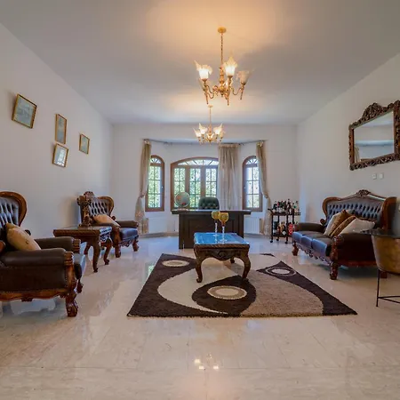 فيلة Aέναη Pyrga (Larnaca)