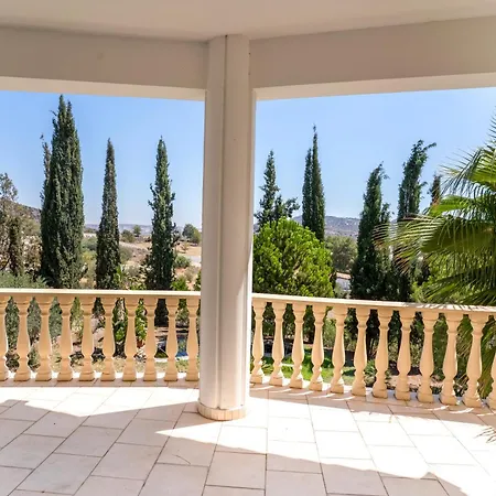 Aέναη Pyrga (Larnaca)