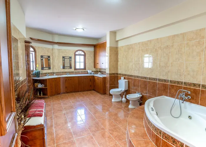 Aέναη Pyrga (Larnaca)