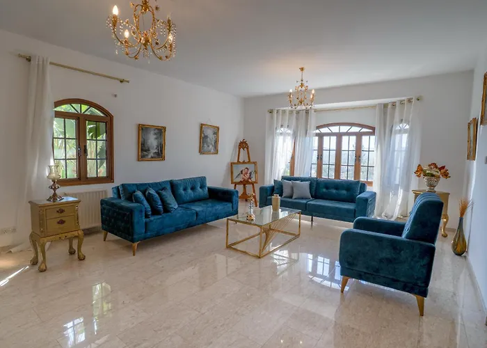 Aέναη Vila Pyrga (Larnaca)