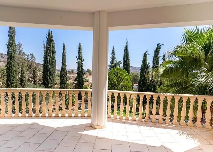 Aέναη Pyrga (Larnaca)